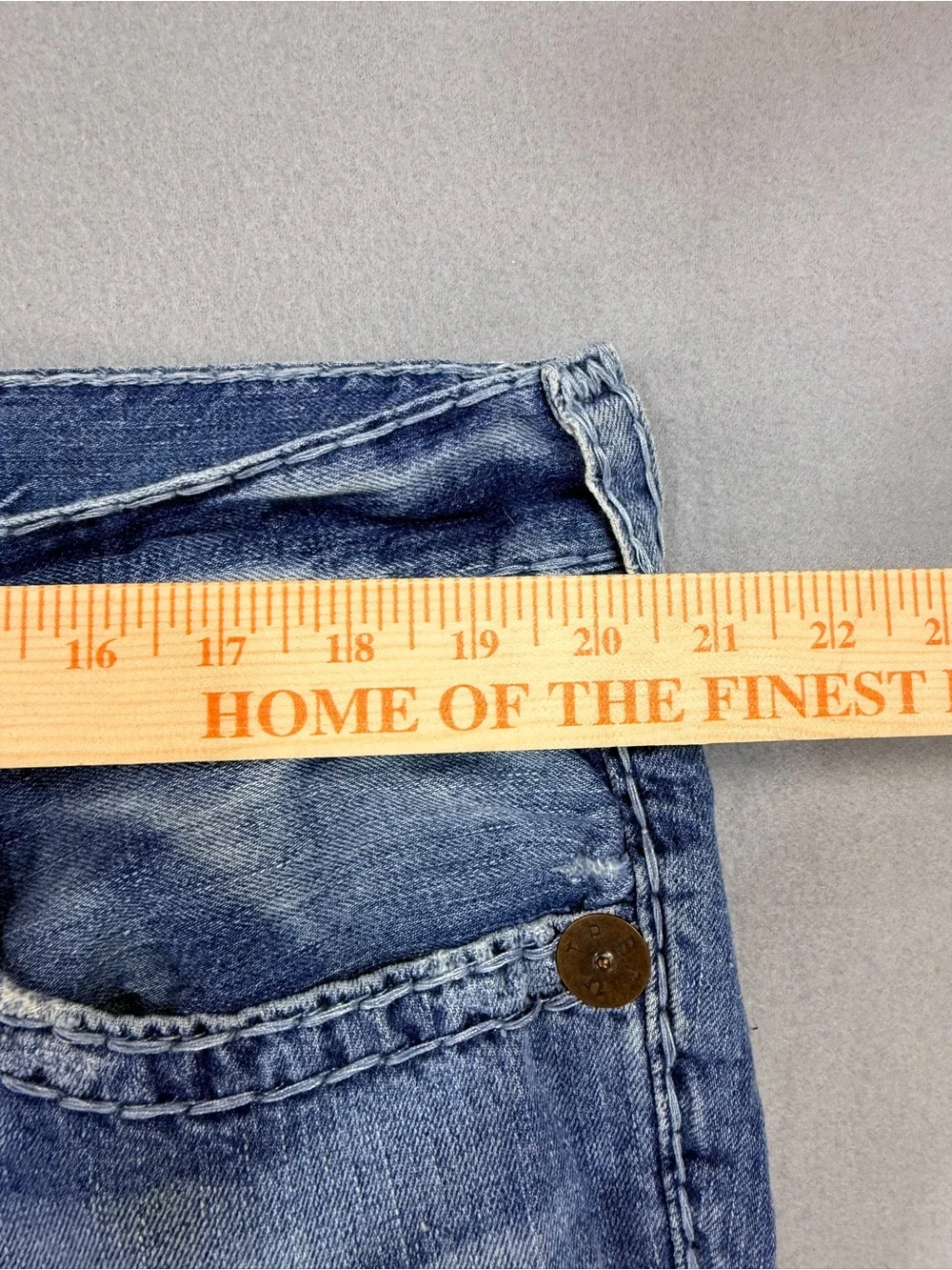 True Religion Ricky Buddha Volcano Mountain Peace relaxed blue Jeans vintage Y2K